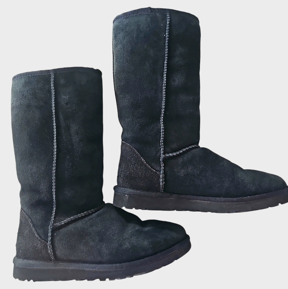 Ugg boots size 6